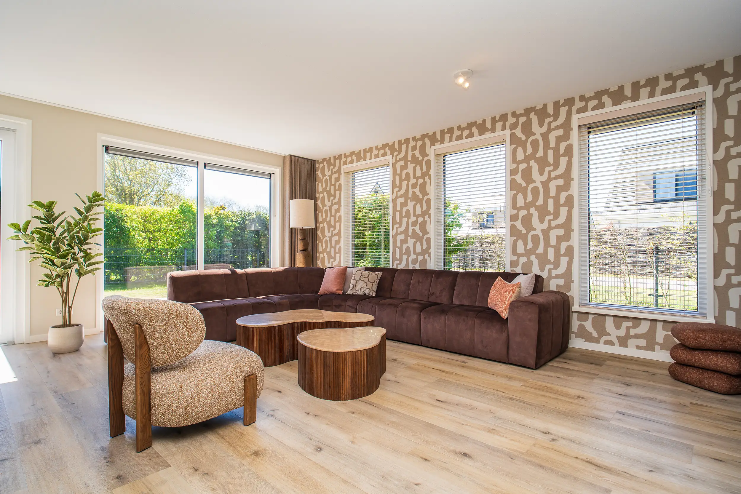 Lichte woonkamer van luxe vakantiehuis Villa 21 op Texel